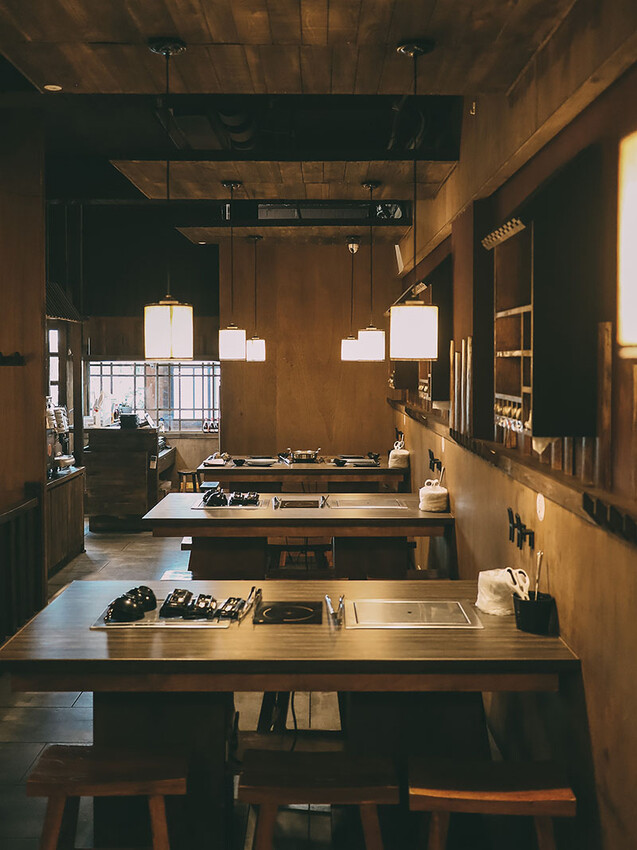 免飛日本!新竹也有80年代昭和感日式火烤兩吃炭烤吃到飽,比臉大、頂級加價$499龍蝦吃到飽