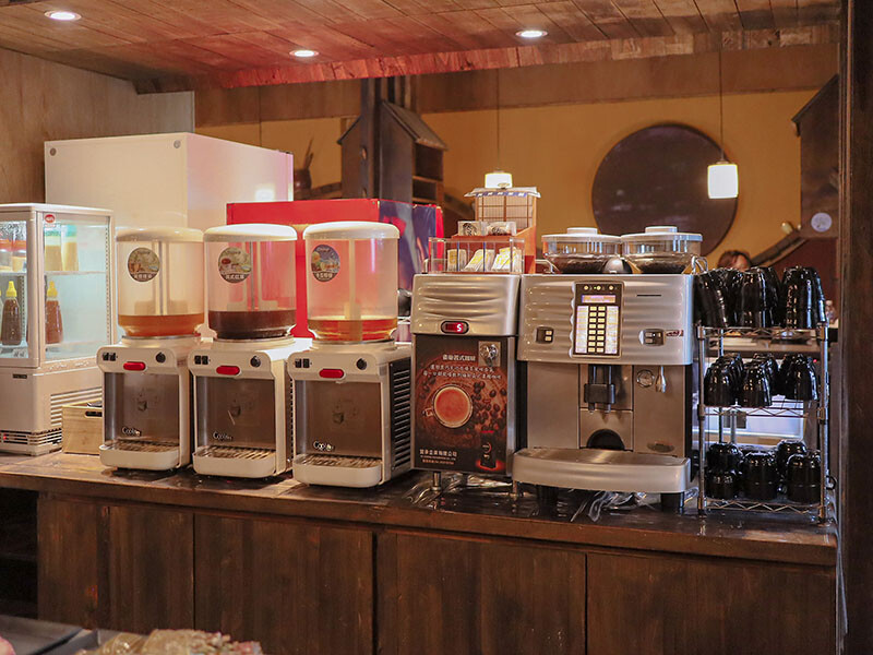 免飛日本!新竹也有80年代昭和感日式火烤兩吃炭烤吃到飽,比臉大、頂級加價$499龍蝦吃到飽