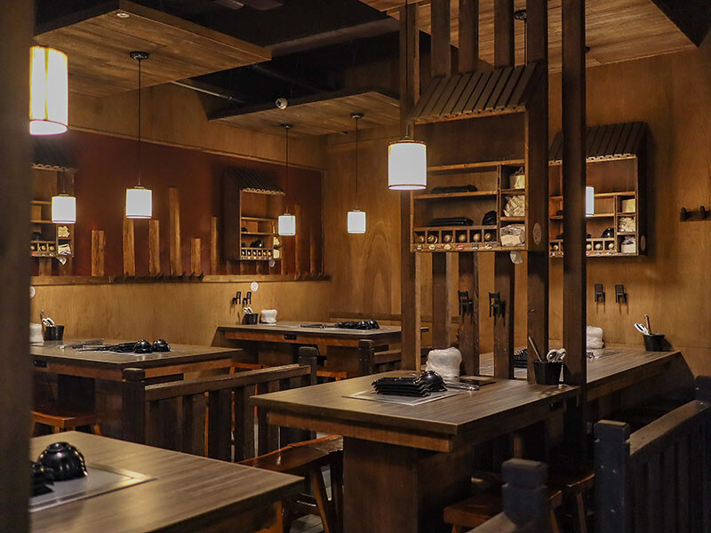 免飛日本!新竹也有80年代昭和感日式火烤兩吃炭烤吃到飽,比臉大、頂級加價$499龍蝦吃到飽