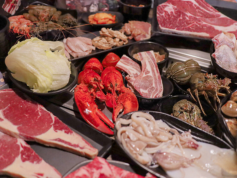 免飛日本!新竹也有80年代昭和感日式火烤兩吃炭烤吃到飽,比臉大、頂級加價$499龍蝦吃到飽