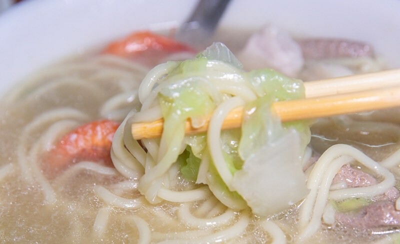 【基隆老味道三十三】鐵支路邊古早味什錦麵.料滿味鮮還有大量蔬菜.暖暖老街前四十年的暖暖老滋味
