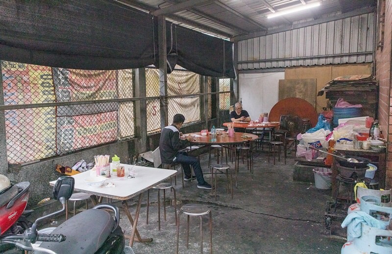 【基隆老味道三十三】鐵支路邊古早味什錦麵.料滿味鮮還有大量蔬菜.暖暖老街前四十年的暖暖老滋味