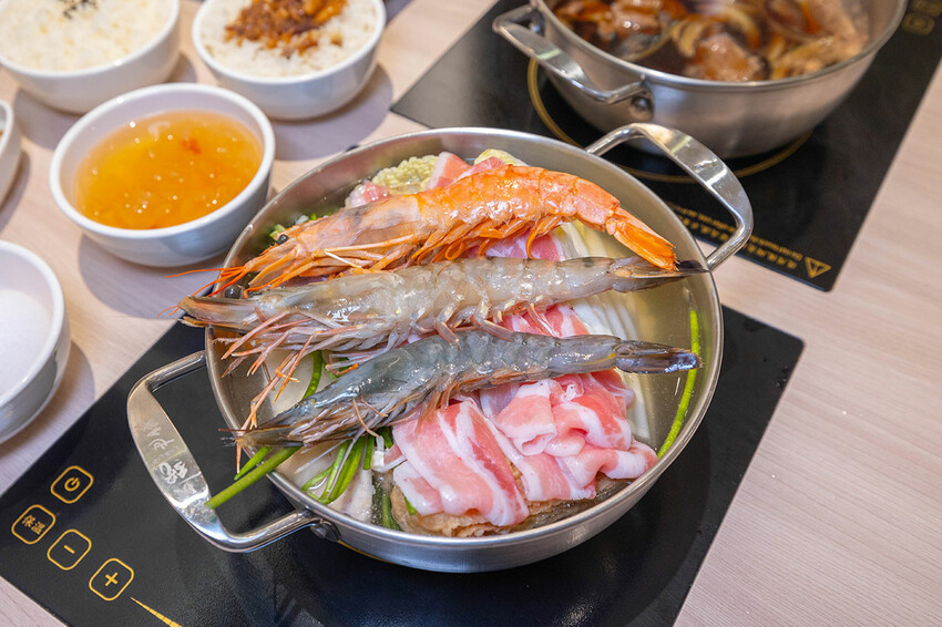 火鍋世家-台中復興尊爵店 火鍋世家-台中復興尊爵店