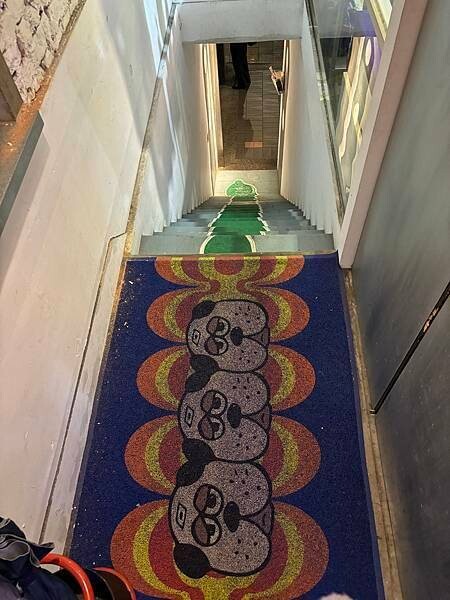 台北中山造糕的人,超有趣的賽博朋克Y2K風蛋糕店,