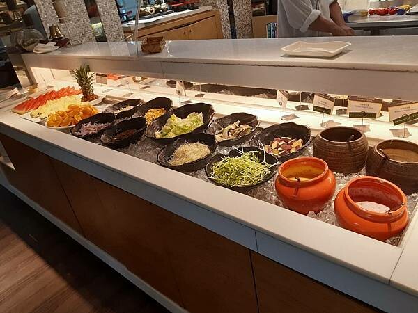 仲信鬱金香酒店-品臻樓 品東西自助餐吃到飽