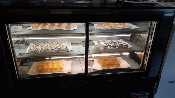 仲信鬱金香酒店-品臻樓 品東西自助餐吃到飽