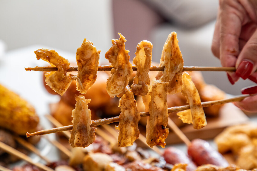 桃園八德必吃串烤店，品串串燒大口滿足。