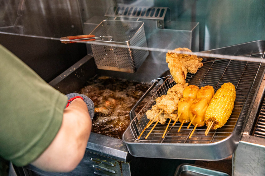 桃園八德必吃串烤店，品串串燒大口滿足。