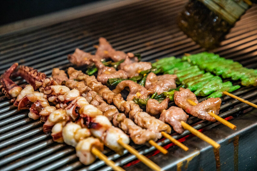 桃園八德必吃串烤店，品串串燒大口滿足。