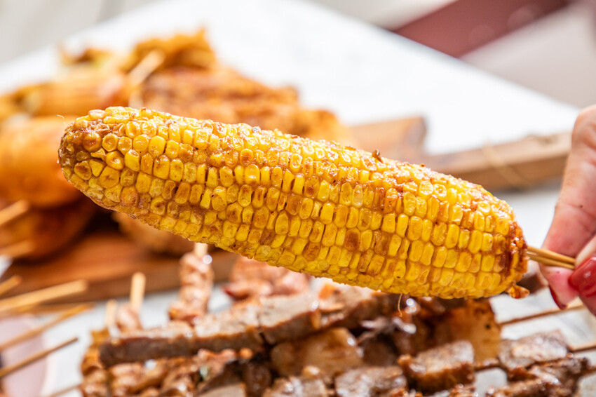 桃園八德必吃串烤店，品串串燒大口滿足。