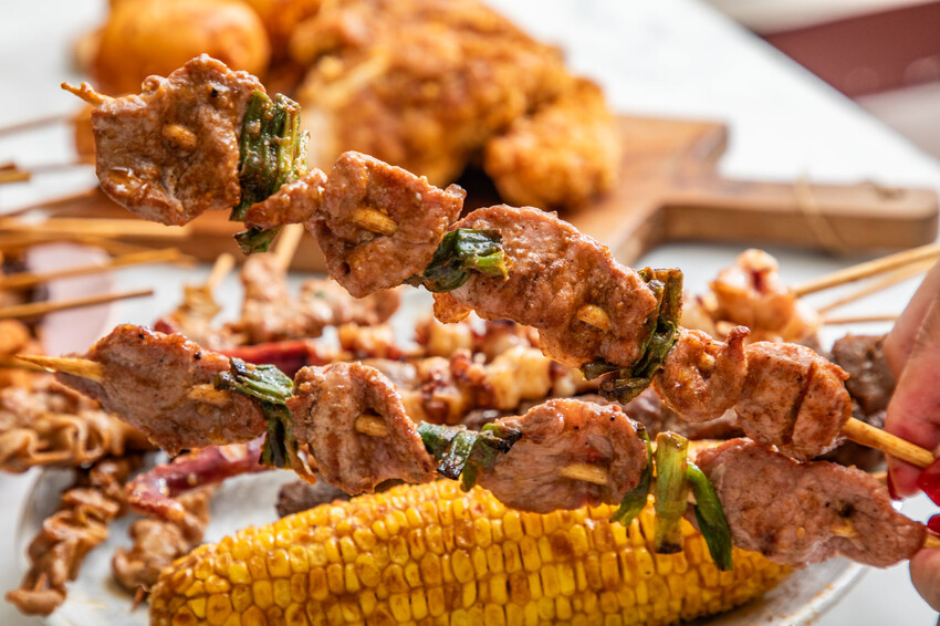 桃園八德必吃串烤店，品串串燒大口滿足。