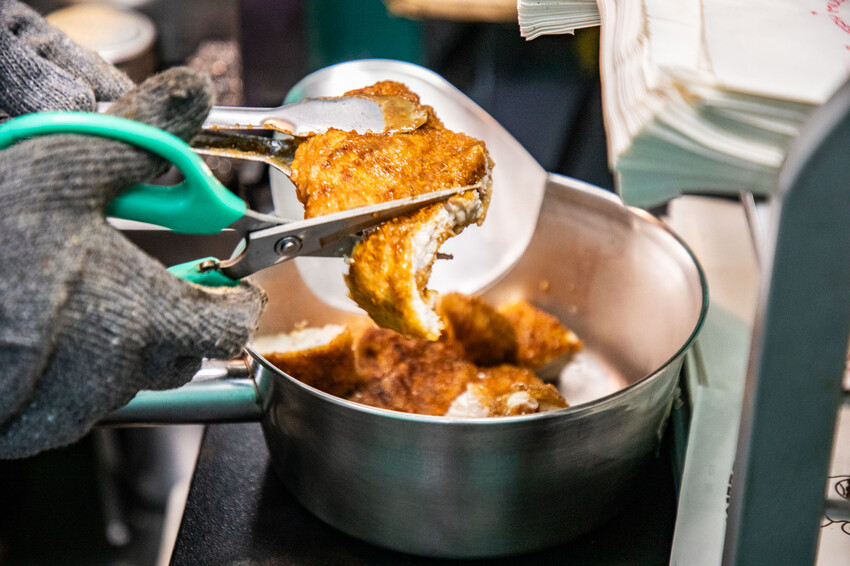 桃園八德必吃串烤店，品串串燒大口滿足。