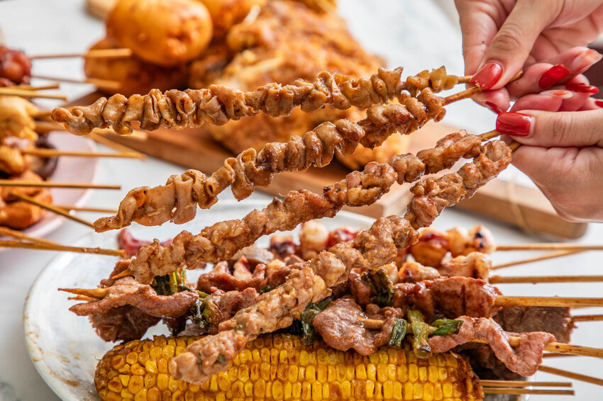 桃園八德必吃串烤店，品串串燒大口滿足。