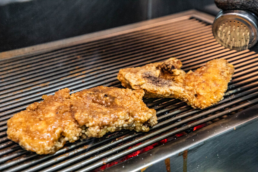 桃園八德必吃串烤店，品串串燒大口滿足。