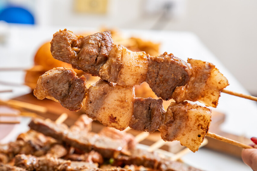 桃園八德必吃串烤店，品串串燒大口滿足。