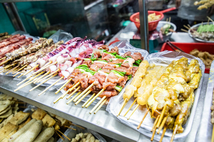 桃園八德必吃串烤店，品串串燒大口滿足。