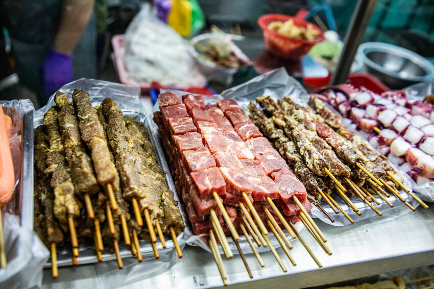 桃園八德必吃串烤店，品串串燒大口滿足。