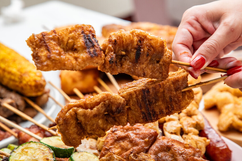 桃園八德必吃串烤店，品串串燒大口滿足。