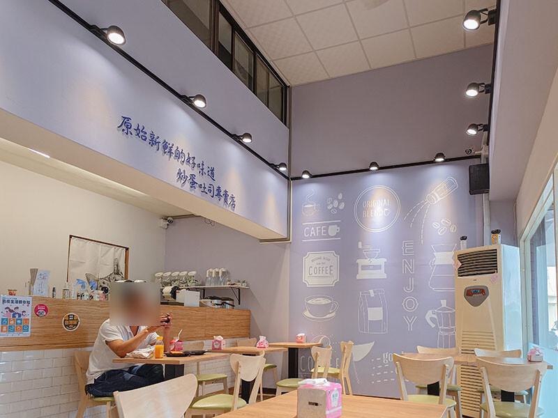 只有阿嬤做的吐司才這麼胖！滑嫩炒蛋水嫩好好吃，每一口都咬得到肉肉~