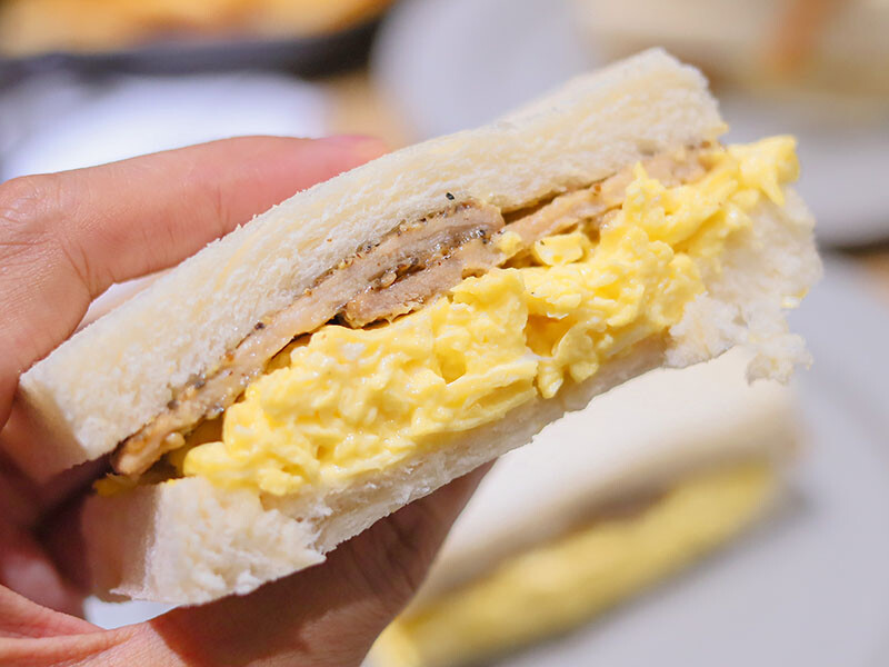 只有阿嬤做的吐司才這麼胖！滑嫩炒蛋水嫩好好吃，每一口都咬得到肉肉~