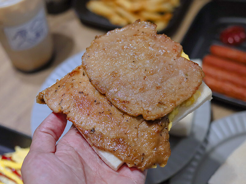 只有阿嬤做的吐司才這麼胖！滑嫩炒蛋水嫩好好吃，每一口都咬得到肉肉~