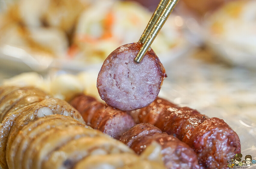 章記黑豬肉香腸、手工大腸 X 在地超過20年老字號 純手工黑香腸、手作糯米腸、獨家客家鹹豬肉，高雄六龜必吃美食 - 跟著尼力吃喝玩樂＆親子生活