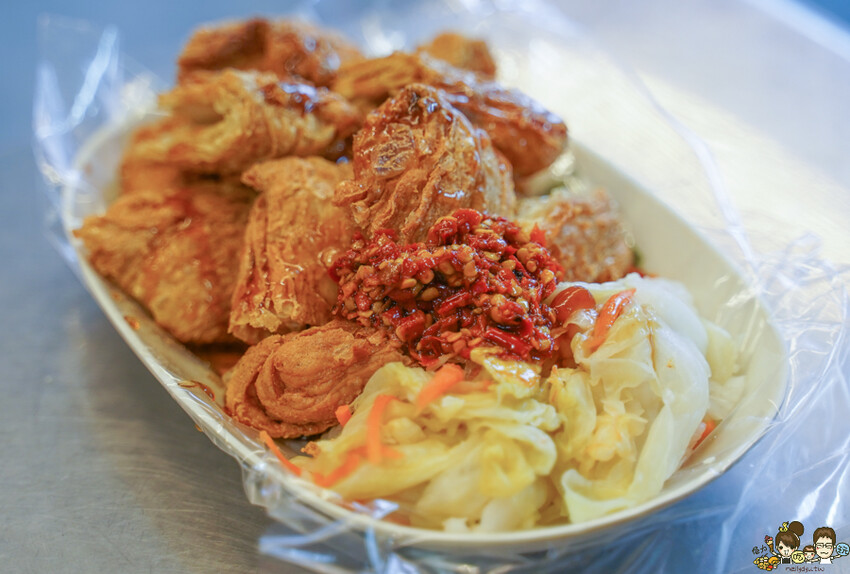 章記黑豬肉香腸、手工大腸 X 在地超過20年老字號 純手工黑香腸、手作糯米腸、獨家客家鹹豬肉，高雄六龜必吃美食 - 跟著尼力吃喝玩樂＆親子生活