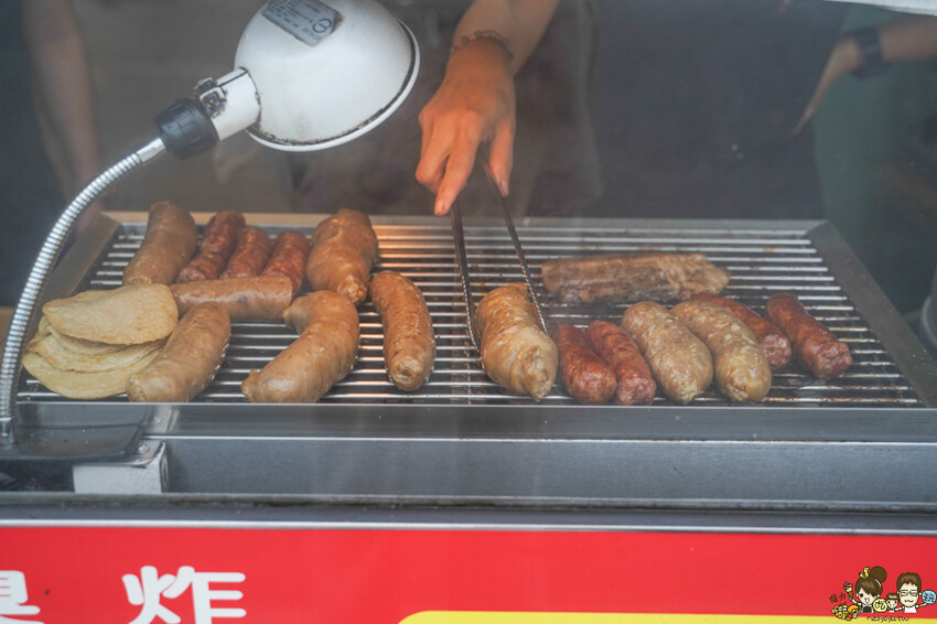 章記黑豬肉香腸、手工大腸 X 在地超過20年老字號 純手工黑香腸、手作糯米腸、獨家客家鹹豬肉，高雄六龜必吃美食 - 跟著尼力吃喝玩樂＆親子生活