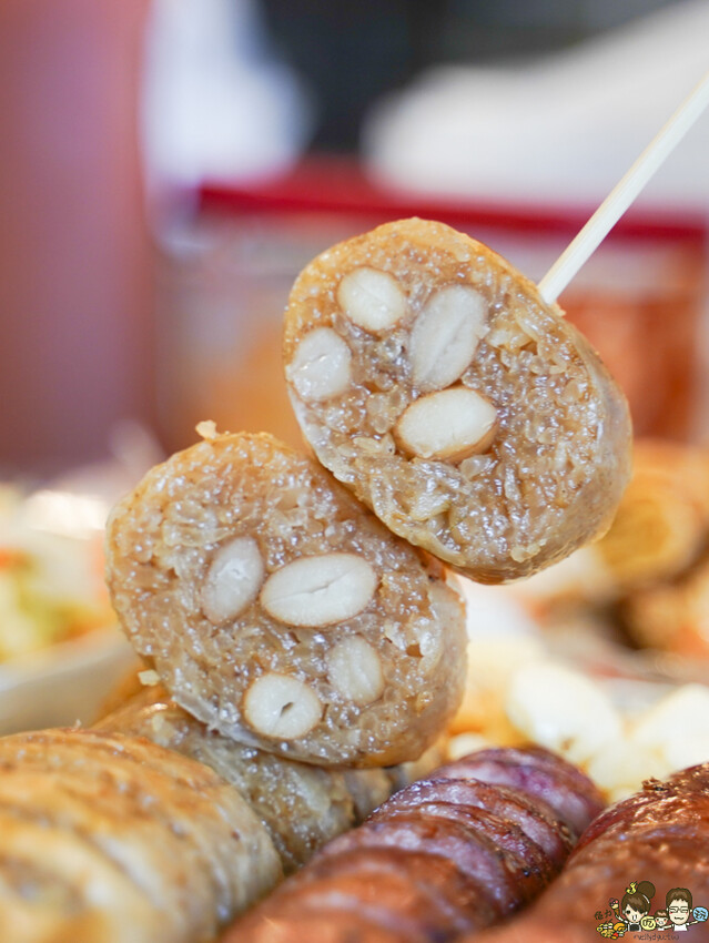 章記黑豬肉香腸、手工大腸 X 在地超過20年老字號 純手工黑香腸、手作糯米腸、獨家客家鹹豬肉，高雄六龜必吃美食 - 跟著尼力吃喝玩樂＆親子生活