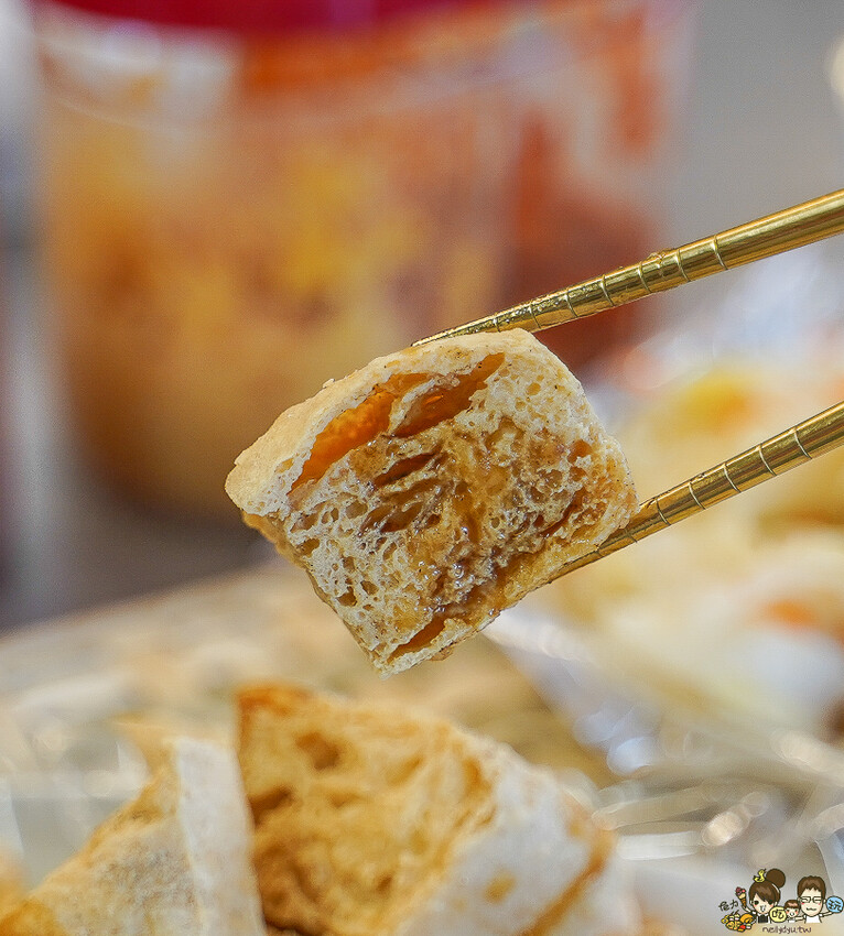 章記黑豬肉香腸、手工大腸 X 在地超過20年老字號 純手工黑香腸、手作糯米腸、獨家客家鹹豬肉，高雄六龜必吃美食 - 跟著尼力吃喝玩樂＆親子生活