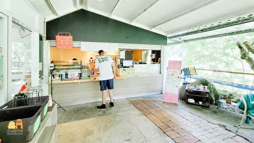 超隱密新竹咖啡廳！走過吊橋才可喝到的咖啡，12月還可賞楓葉