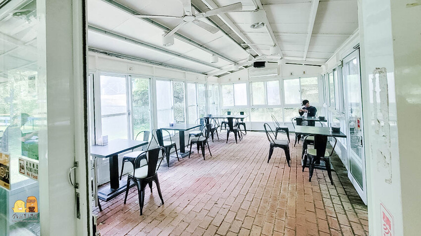 超隱密新竹咖啡廳！走過吊橋才可喝到的咖啡，12月還可賞楓葉