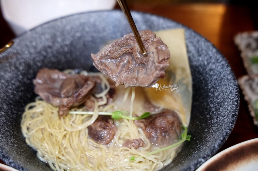 台北市大安區忠孝新生站 | 湯神 頂級和牛牛肉麵 純正滴牛精原汁原味