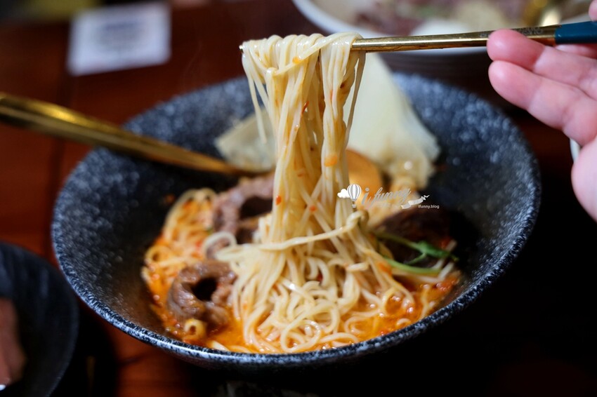 台北市大安區忠孝新生站 | 湯神 頂級和牛牛肉麵 純正滴牛精原汁原味