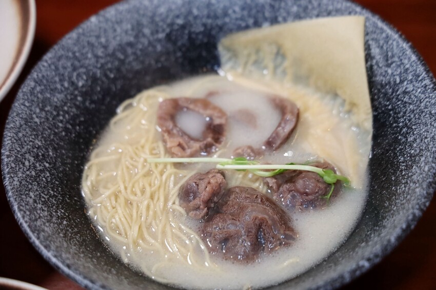 台北市大安區忠孝新生站 | 湯神 頂級和牛牛肉麵 純正滴牛精原汁原味