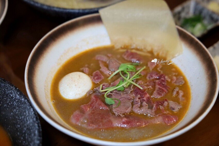 台北市大安區忠孝新生站 | 湯神 頂級和牛牛肉麵 純正滴牛精原汁原味