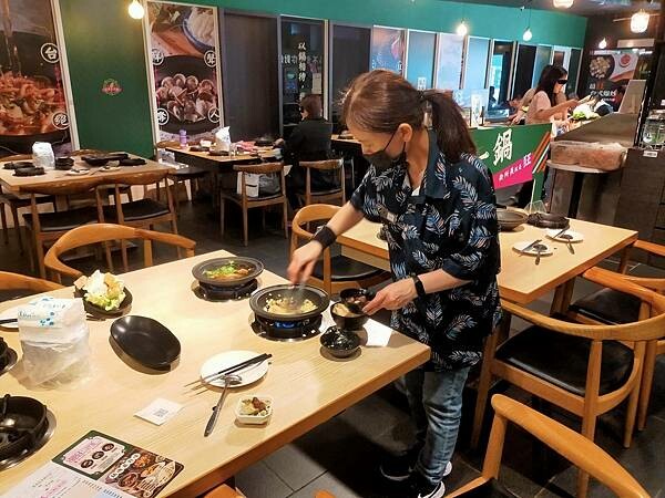 新北三峽狂一鍋北大店~新台式火鍋湯底~享無限自助吧~鍋要一起