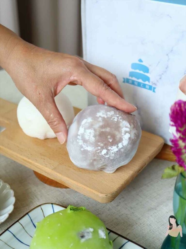 雲兒工坊多種創意口味雪莓娘，生乳冰搭配軟Q麻糬皮。送禮自用都適合 – Iris eating