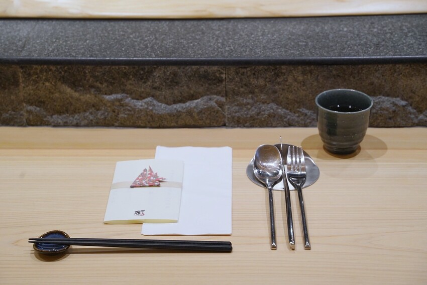 【新竹竹北】無菜單料理新選擇「雁新和食料理」,斥資千萬打造、附設私人停車場,另有提供私人包廂,每日用餐僅兩個時段!1500元就能享受這高級的視覺味覺雙饗宴~ - 阿華田的美食日記