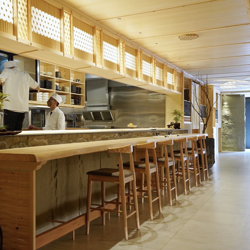 【新竹竹北】無菜單料理新選擇「雁新和食料理」,斥資千萬打造、附設私人停車場,另有提供私人包廂,每日用餐僅兩個時段!1500元就能享受這高級的視覺味覺雙饗宴~ - 阿華田的美食日記