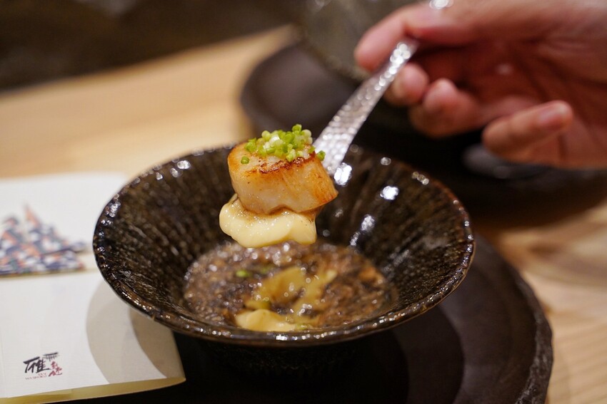 【新竹竹北】無菜單料理新選擇「雁新和食料理」,斥資千萬打造、附設私人停車場,另有提供私人包廂,每日用餐僅兩個時段!1500元就能享受這高級的視覺味覺雙饗宴~ - 阿華田的美食日記