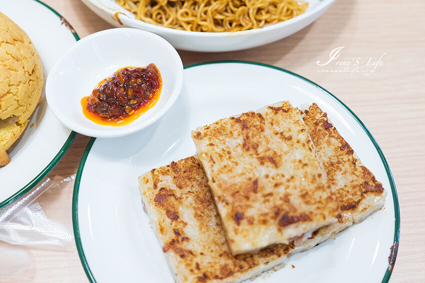 40年廚齡香港名廚楊華志坐鎮，帶來最道地的港式餐點，假日還有提供港式Brunch，蘆洲港點新地標 @Irene's 食旅．時旅