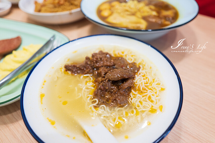 40年廚齡香港名廚楊華志坐鎮，帶來最道地的港式餐點，假日還有提供港式Brunch，蘆洲港點新地標 @Irene's 食旅．時旅