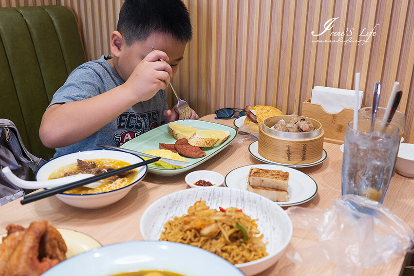 40年廚齡香港名廚楊華志坐鎮，帶來最道地的港式餐點，假日還有提供港式Brunch，蘆洲港點新地標 @Irene's 食旅．時旅