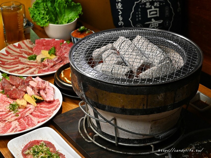 台中市西屯區Hi燒肉！油膩大叔の燒肉店｜台中高質感炭火燒肉推薦，傳統日式居酒屋風格，主打內臟燒肉