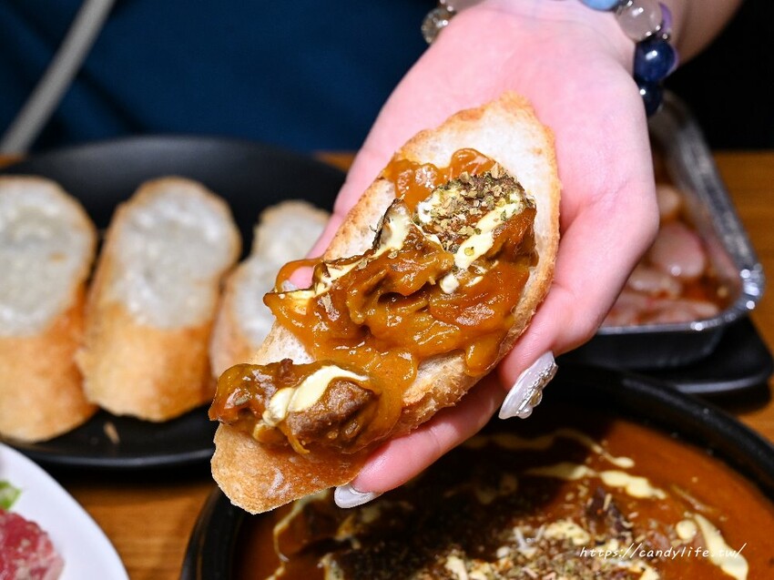 台中市西屯區Hi燒肉！油膩大叔の燒肉店｜台中高質感炭火燒肉推薦，傳統日式居酒屋風格，主打內臟燒肉