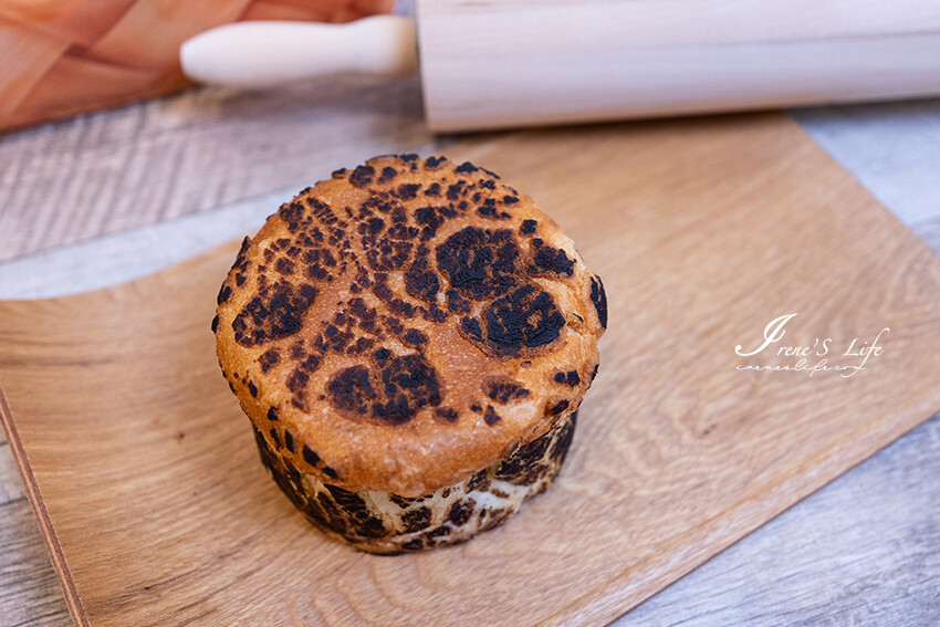 文青麵包店新開幕，現烤麵包一出爐就秒殺，挑戰最便宜的麵包，現烤麵包4個只要100元 @Irene's 食旅．時旅