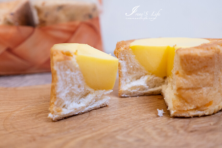 文青麵包店新開幕，現烤麵包一出爐就秒殺，挑戰最便宜的麵包，現烤麵包4個只要100元 @Irene's 食旅．時旅