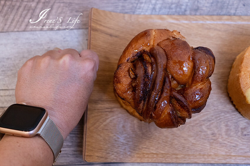 文青麵包店新開幕，現烤麵包一出爐就秒殺，挑戰最便宜的麵包，現烤麵包4個只要100元 @Irene's 食旅．時旅