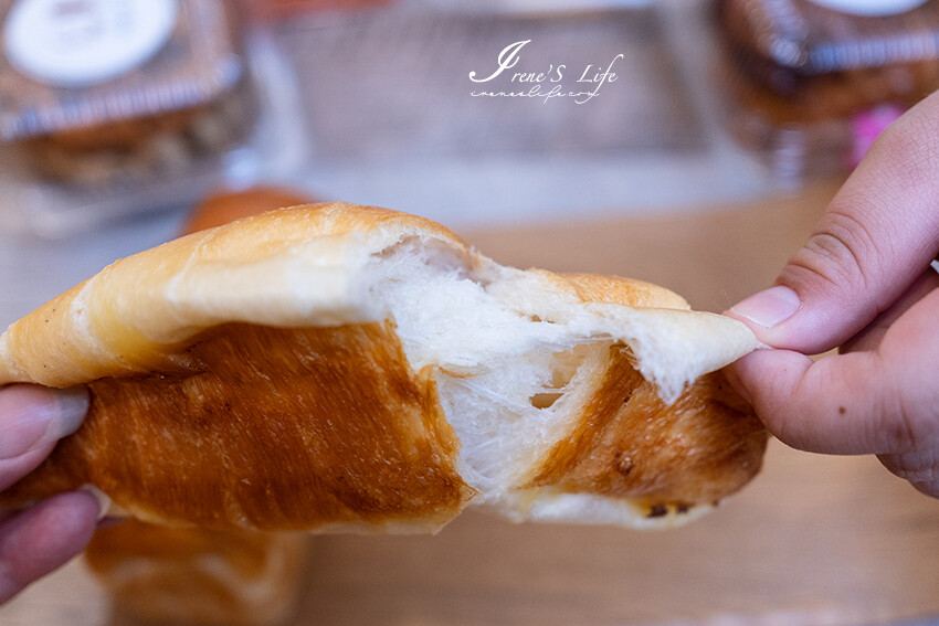 文青麵包店新開幕，現烤麵包一出爐就秒殺，挑戰最便宜的麵包，現烤麵包4個只要100元 @Irene's 食旅．時旅